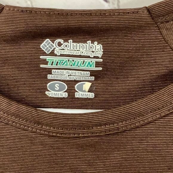 Columbia Women's Titanium Active T-Shirt Brown Omni-Dry Mountain Tech Jersey Tee - Picture 3 of 6